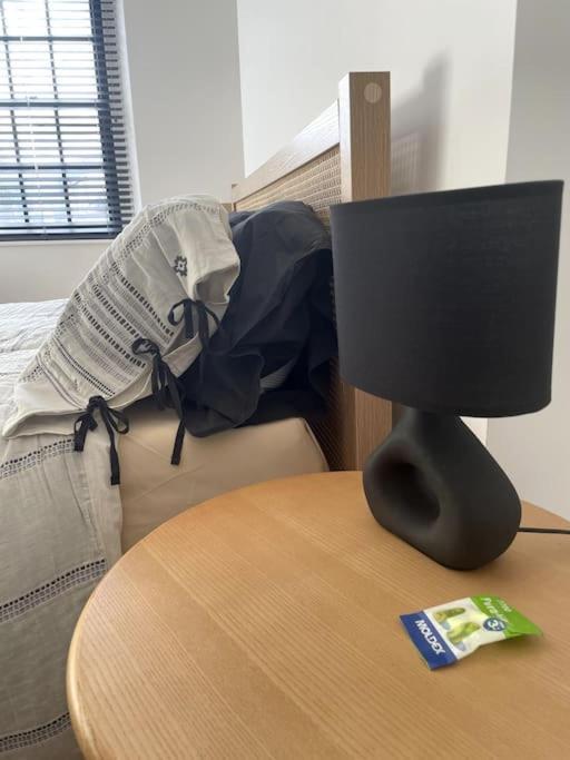 Abergavenny Center 2-Bed Flat Apartment Bagian luar foto